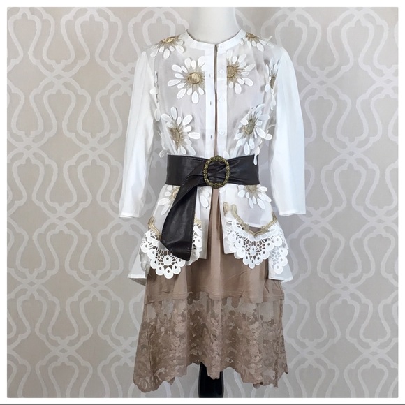 Petals and Lace Button Down Top - Picture 8 of 8